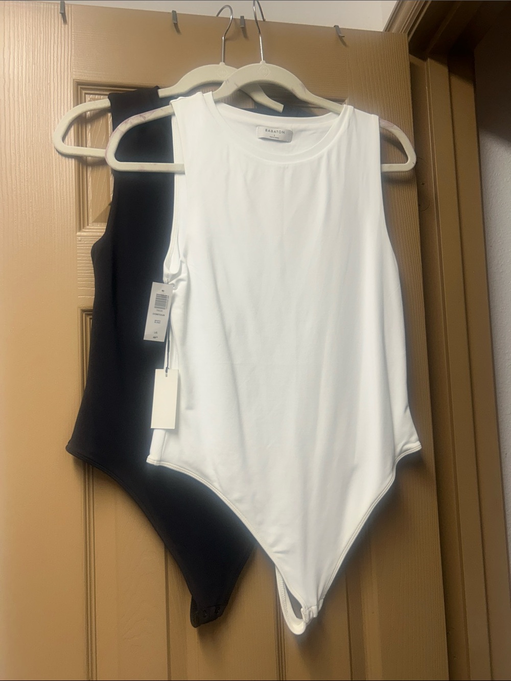 Aritzia Babaton White and Black Sleeveless Bodysuit